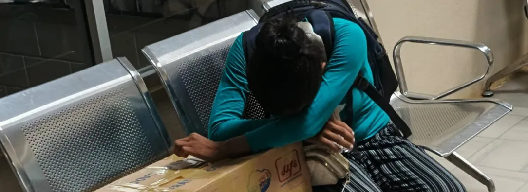 Madre achuar recibió el cuerpo de su bebé en una caja y expuso presunta crisis del sistema de salud en Ecuador 