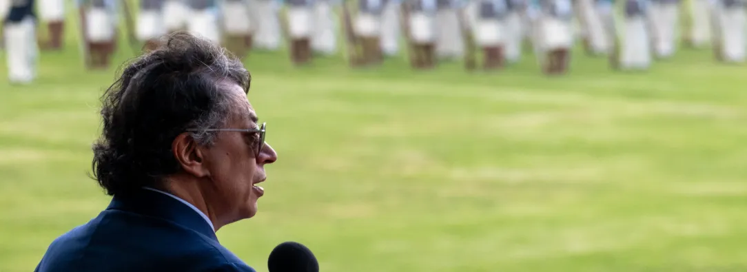 Presidente Petro ordena a la Policia incautar medicamentos acaparados por EPS.