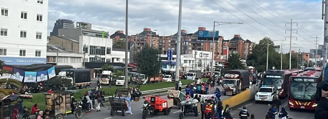 Recicladores salen a protestar contra decreto de la alcaldía que afectaría su labor en Bogotá 