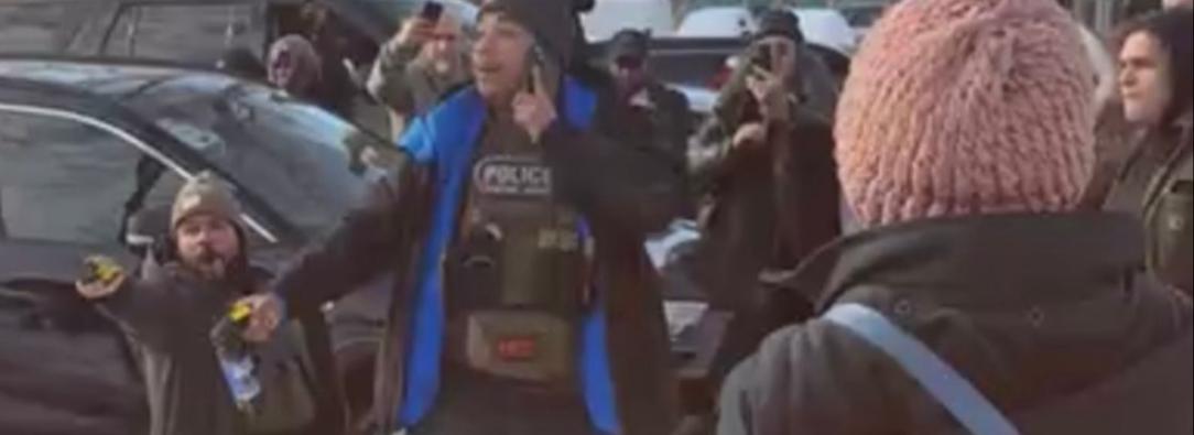 Denuncia contra agente del ICE. / Fotos: Redes sociales.