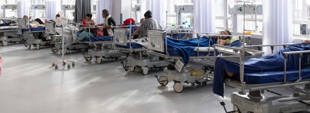 Clínicas privadas reportan utilidades de $5,2 billones mientras hospitales públicos enfrentan crisis financiera: presidente Petro