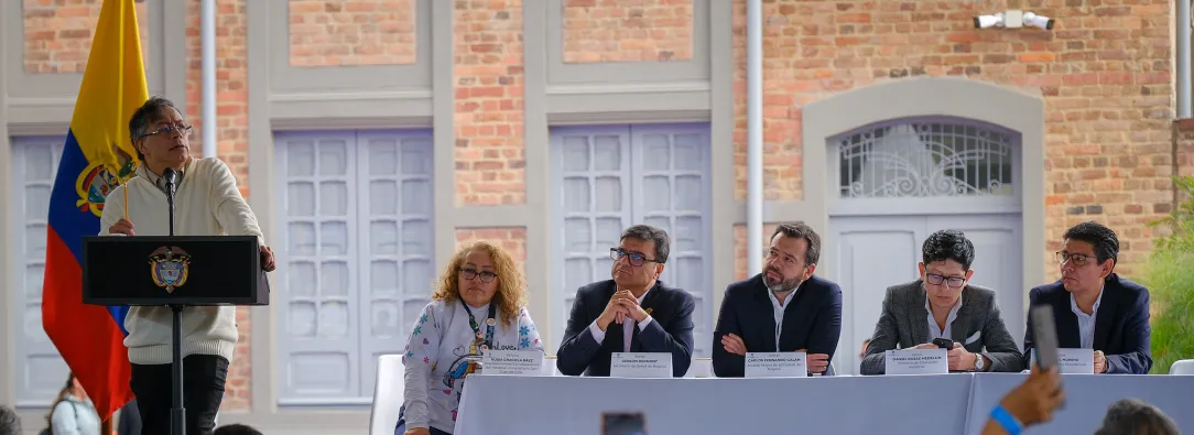 Petro negociará con Bogotá para no subir pasaje de TransMilenio