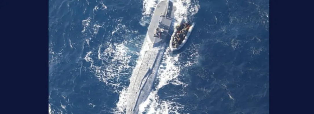 Interceptan narcosubmarino con 10 toneladas de cocaína.