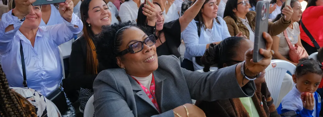 Petro ordenó acelerar vinculación de madres comunitarias al ICBF.