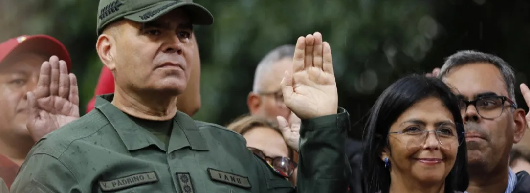 Presidenta de Venezuela destituye a Vladimir Padrino como ministro de Defensa