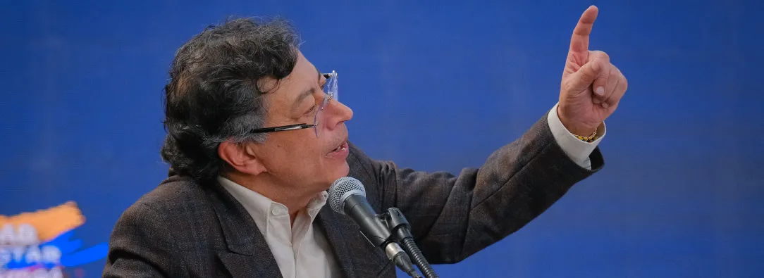 Petro  culpa a gobiernos anteriores por comprar "chatarra" por accidente de avión hércules