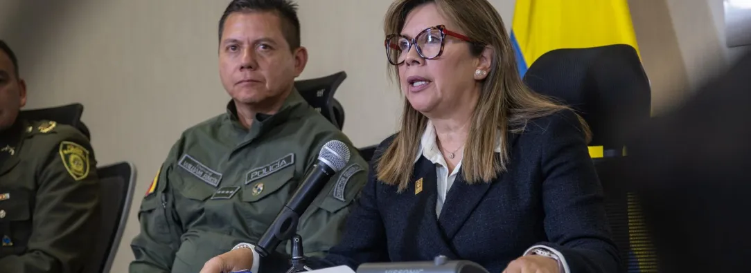 Fiscalía suspendió capturas de 23 voceros de grupos criminales.