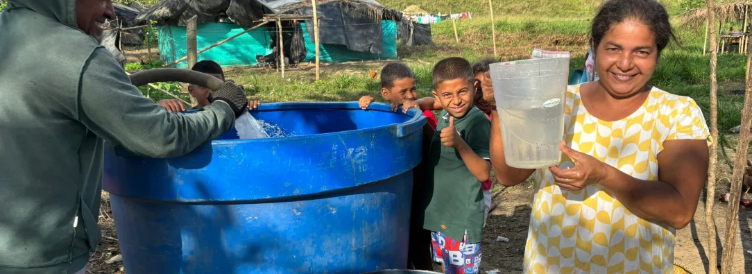 Agua potable llega a miles de familias damnificadas por inundaciones en Córdoba