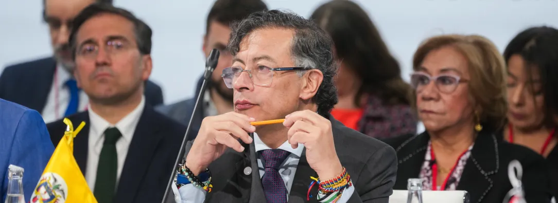 Barcelona: Petro instó a la acción en defensa de la democracia.