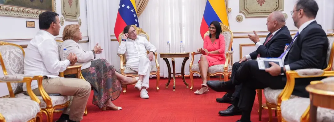 Colombia y Venezuela firman acuerdo para integración energética