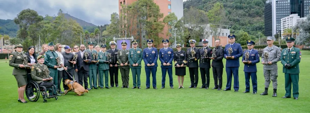 Gobierno rindió homenaje a militares víctimas del conflicto armado. / Fuerzas Militares.
