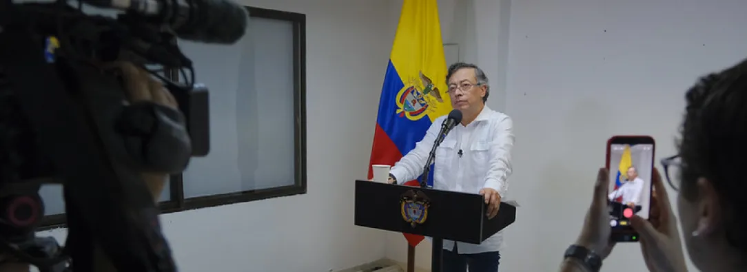 Petro ordena desbloqueo de vías para garantizar paso de alimentos 