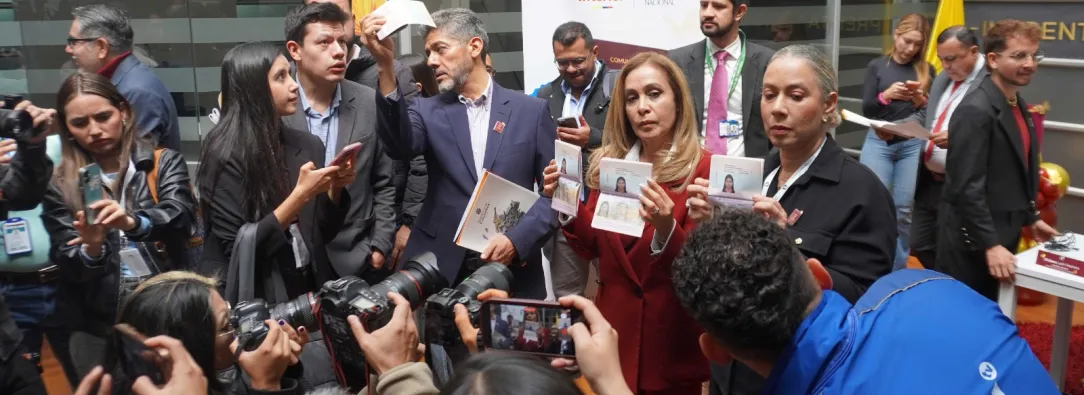 Colombia estrena nuevo modelo de pasaporte: producción pasa a manos del Estado