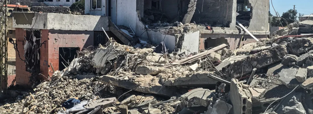 Israel destruye viviendas en Líbano, según autoridades