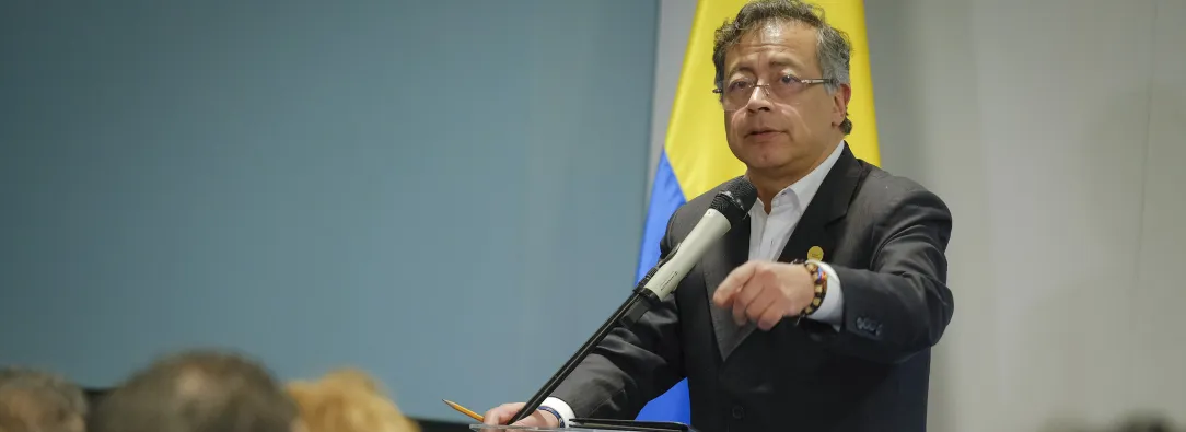 Presidente defiende su política antidrogas y cuestiona la de Duque