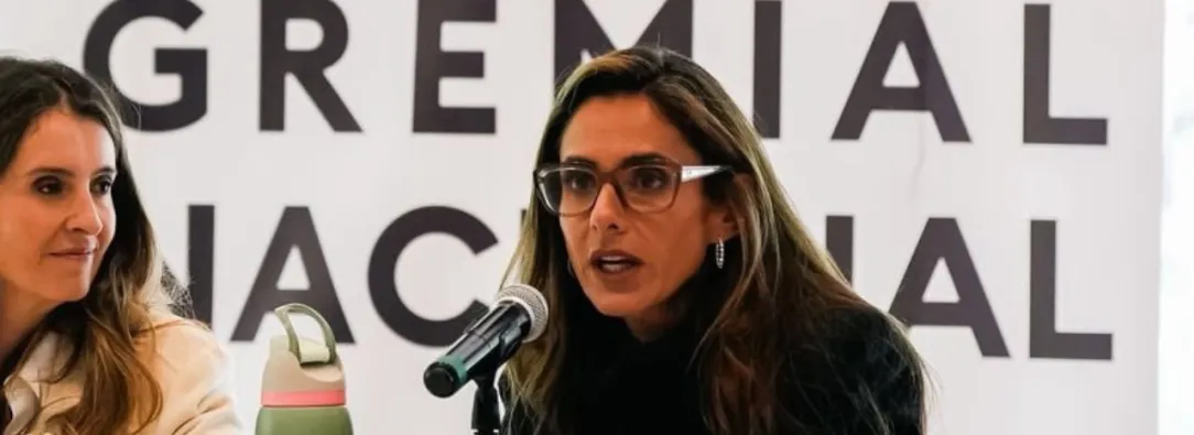 Petro critica a Acolgen por pedir suspender emergencia económica.