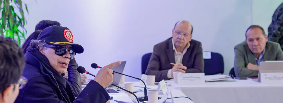 Presidente Petro afirmó que la tasa de interés, impuesta por el Banco de la República, afectó comercio con Ecuador