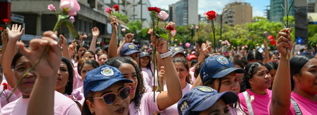 Racismo contra Delcy Rodríguez: protestas y firmas