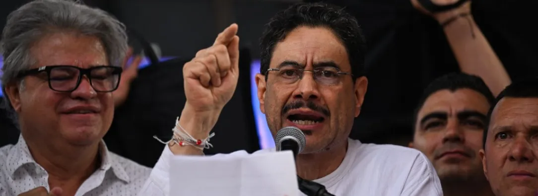 Iván Cepeda le exige a Uribe que asuma su responsabilidad por crímenes de lesa humanidad y 'falsos positivos'
