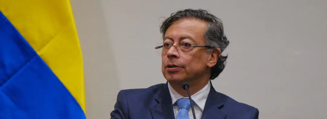 Petro llama a fondos privados de pensiones a invertir en vivienda
