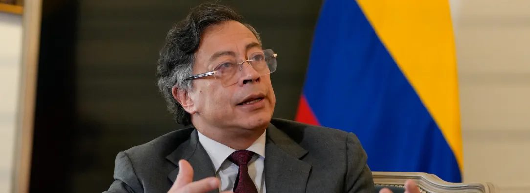 Emergencia desplazó renta de bancos hacia los pobres: Petro