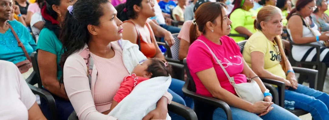 Mujeres con trabajo remunerado. / Foto: DPS.