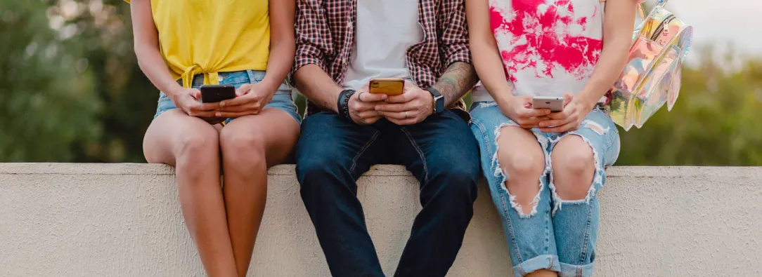 Cuando la pantalla deja de ser un juego cómo proteger a los niños y jovenes de los contenidos digitales