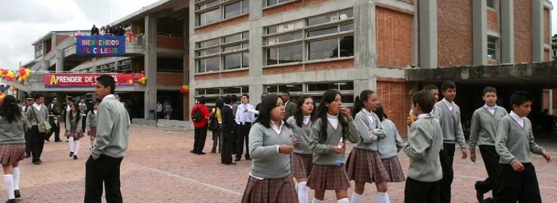 Ni en clase ni en el recreo: Bogotá alista restricciones al celular y dispositivos tecnológicos en colegios públicos