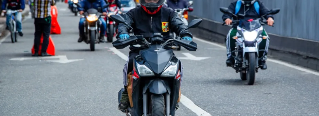 Desde hoy rige restricción a la circulación de motos en Bogotá durante Halloween