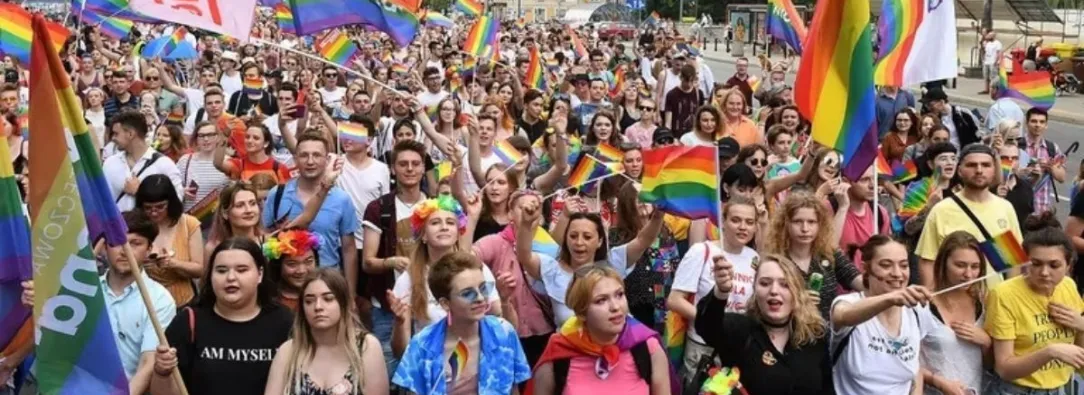 Comunidad-LGTBQ-miles-de-personas-en-Polonia-salieron-a-mostrar-su-apoyo.jpg