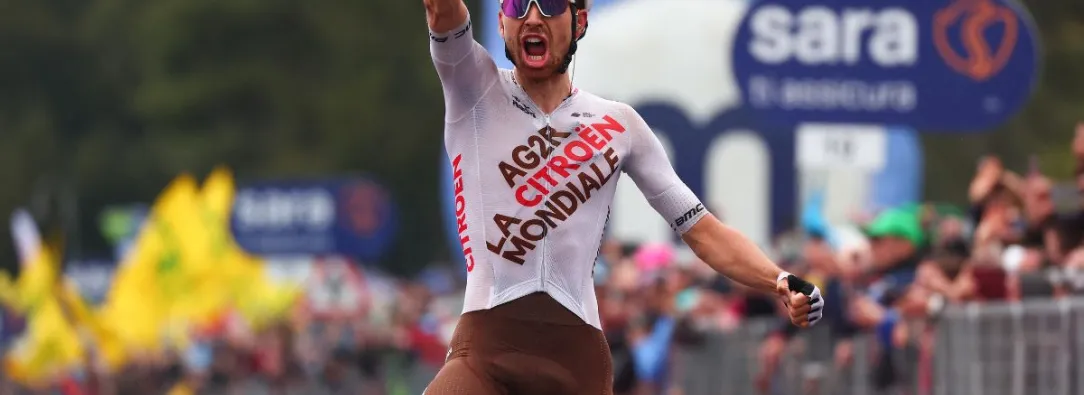 Giro-de-Italia-2023-asi-va-la-clasificacion-despues-de-la-etapa-4-Aurelien-Paret-Peintre.jpg