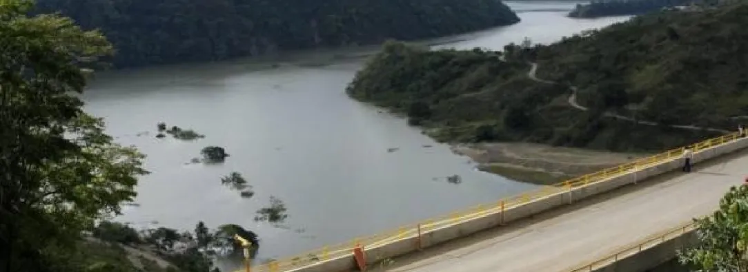 La-sequia-del-rio-Sogamoso-tiene-a-Santander-en-alerta.-Foto_-Colprensa-3.jpg