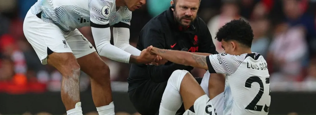 Luis-Diaz-se-lesiona-en-el-juego-frente-al-Arsenal.jpg