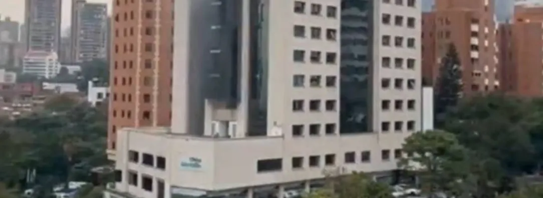 Paciente-asesino-a-un-medico-en-Clinica-Medellin-incendio-el-consultorio-y-luego-fue-hallado-muerto.jpg