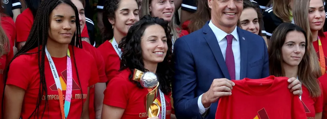 Pedro-Sanchez-jugadoras-seleccion-espanola.jpg