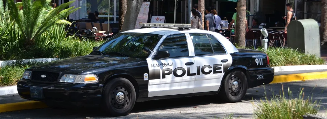 PoliciaMiami.jpg