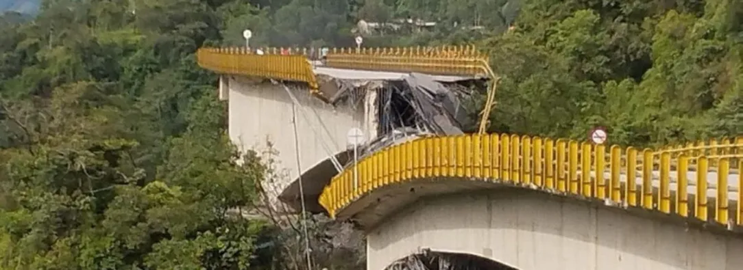 Por-deslizamientos-colapso-el-puente-Los-Grillos-que-conecta-a-Boyaca-con-Casanare.jpg