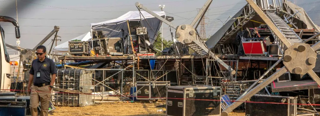 Video-momento-en-que-tarima-se-desploma-en-Nuevo-Leon-Mexico.jpg