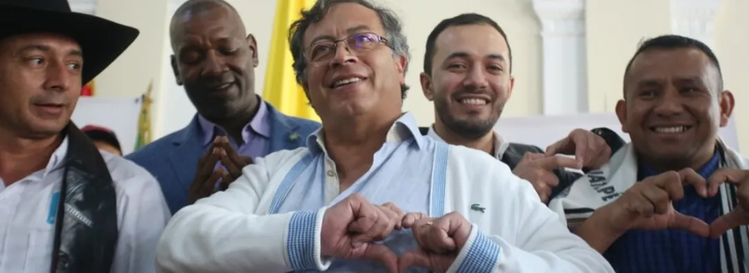 gustavo-petro-perdon-social.jpg