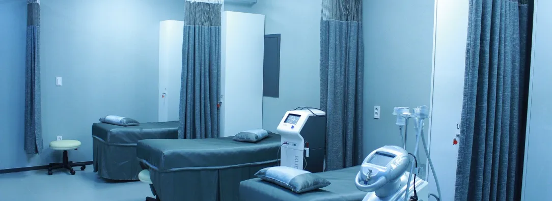 hospital-ward-1338585_1920.jpg