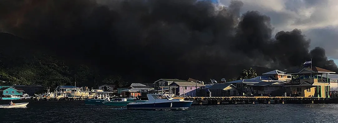 icendio-isla-de-Guanaja.jpg