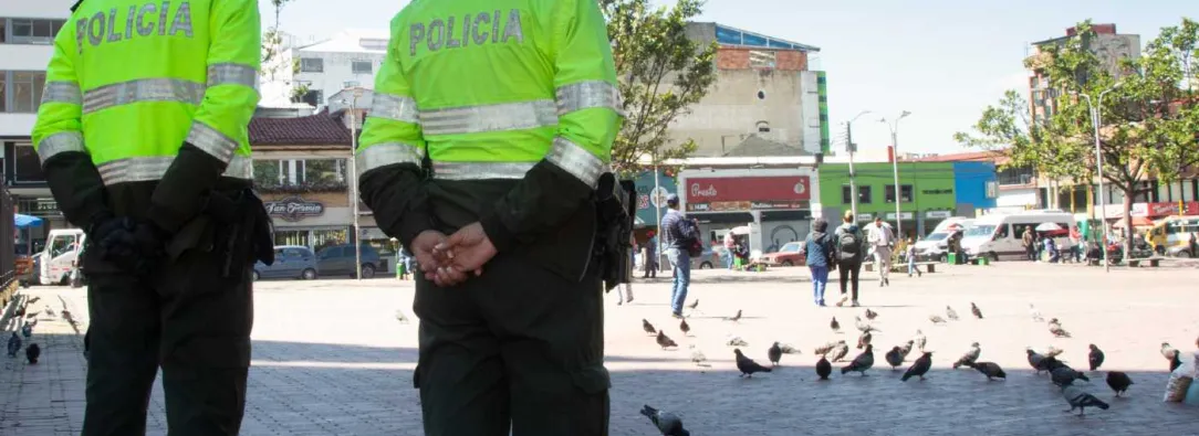 policia_colombia_plaza.jpg