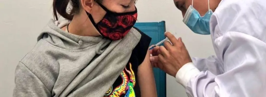 vacunacion-bogota-mujer.jpg