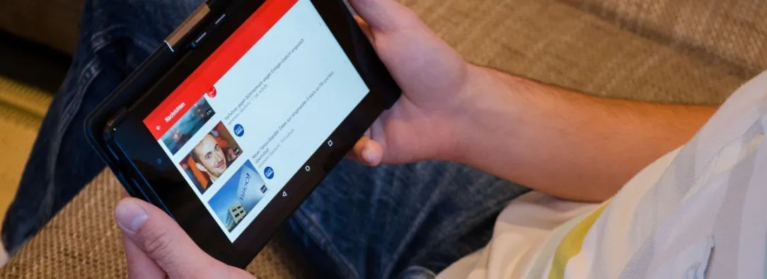 youtube-youtubers-tablet.jpg