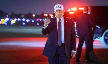 Trump anuncia operaciones militares de gran envergadura contra Irán y llama a iraníes a “tomar el poder”.