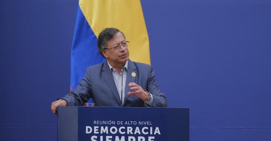 El presidente critica al magistrado Ibáñez y califica como "golpe de estado" el bloqueo a la reforma pensional