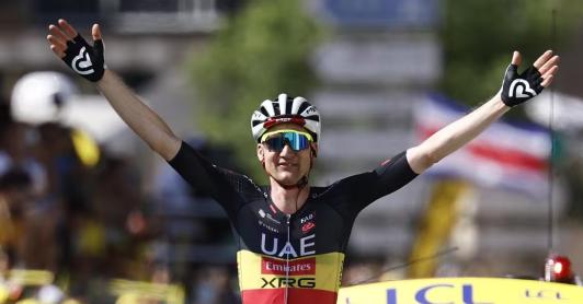Tim Wellens se quedó con la etapa 15 del Tour y completó el trébol en las tres grandes