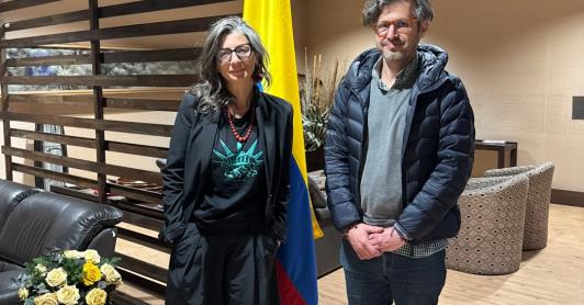 Viceministro Mauricio Jaramillo y Francesca Albanese. / Foto: X Mauricio181212.