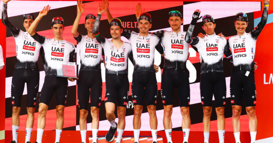El UAE dio clases de ciclismo y se quedó con la crono por equipos en La Vuelta 2025