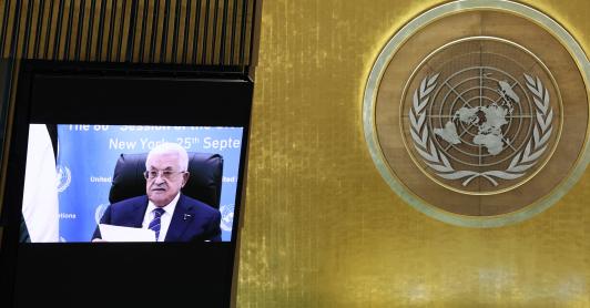 El presidente de la Autoridad Palestina, Mahmoud Abbas, habla por videoconferencia durante la Asamblea General de las Naciones Unidas (AGNU) en la sede de las Naciones Unidas. 